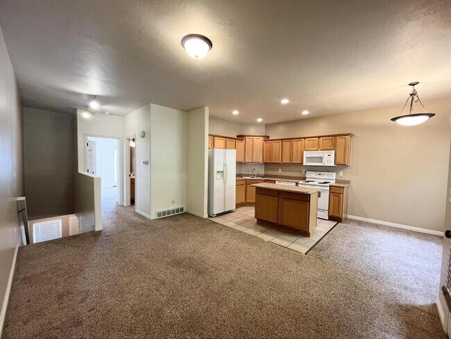 Building Photo - 14871 Quarry Point Ln