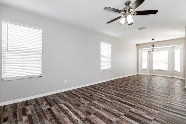 Foto del edificio - 12614 Montford Ln