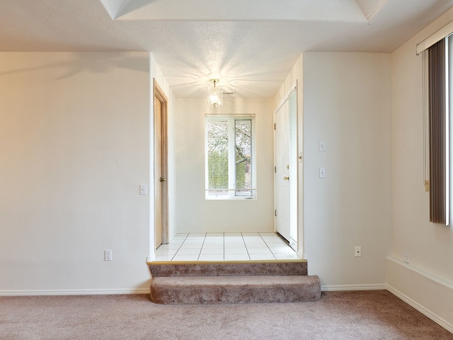 Foto del edificio - 653 NE Polk Station Rd
