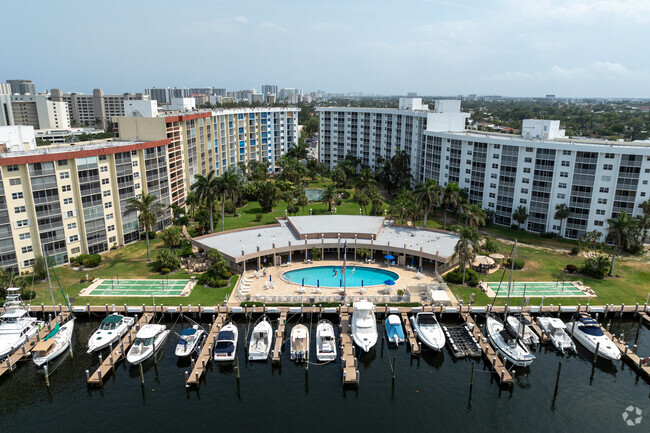 2731 NE 14th Street Cswy - Sea Haven Condominiums