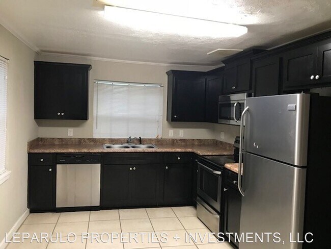 Foto del edificio - 3 br, 1 bath House - 210 W. Georgia Street