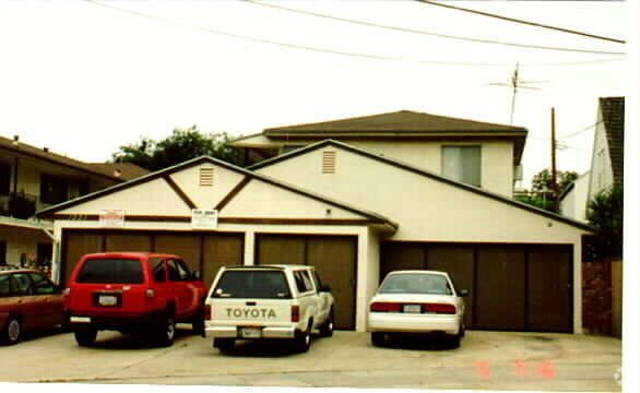 Primary Photo - 1215-1221 Grandview Ave
