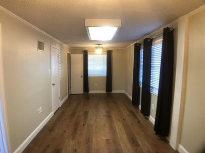 Foto del edificio - 4553 Seawillow Rd