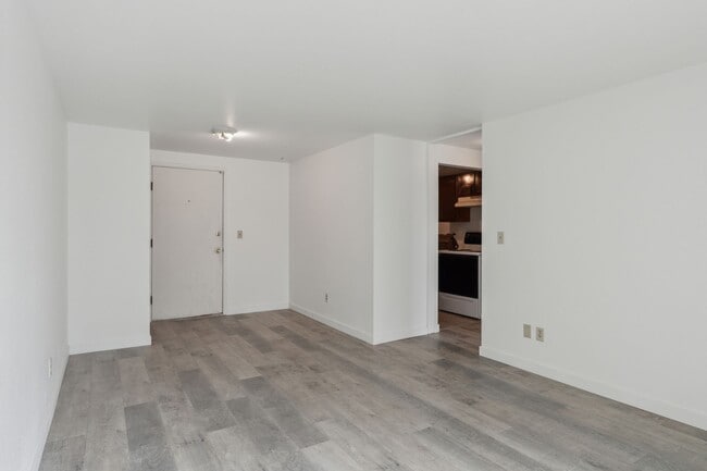 Building Photo - Highlands Apartments