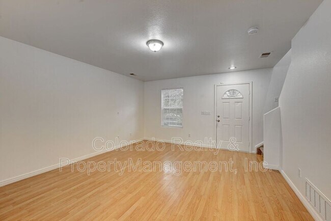 Building Photo - 5225 E 100th Dr