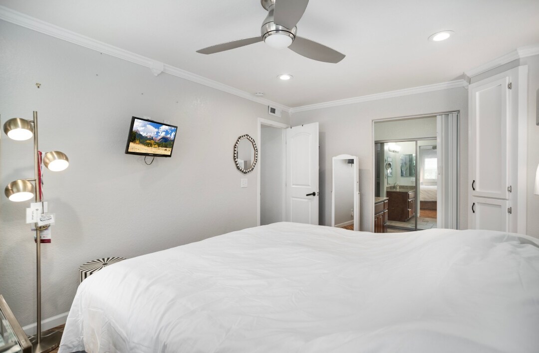 Foto principal - 8033 La Riviera Dr