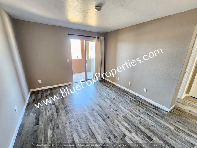 Building Photo - 1810 E Blacklidge Dr