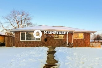 Building Photo - 614 S Sylvan Ave