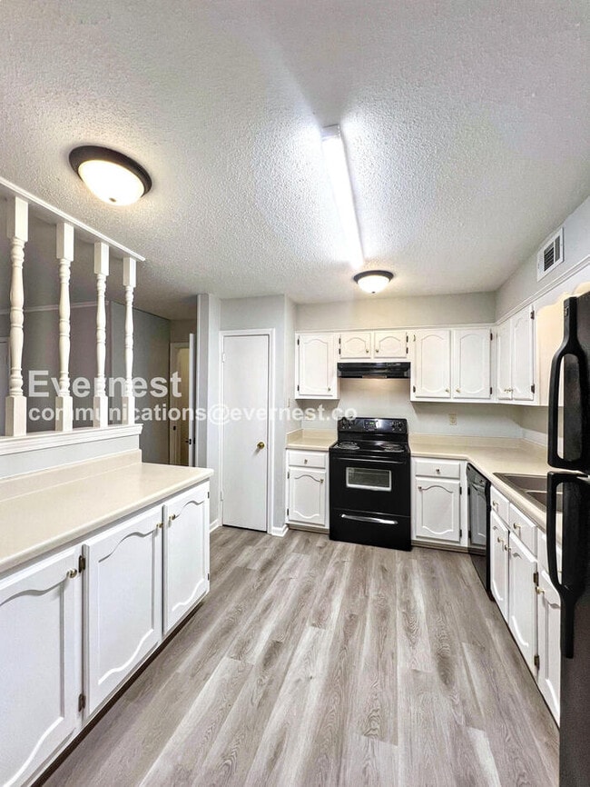 Foto del edificio - 8405 Greenbrook Pkwy