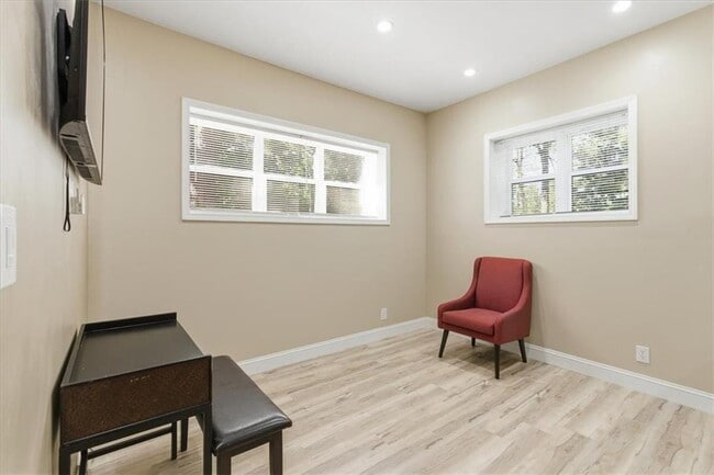 Foto del edificio - 3268 Briarwood Blvd