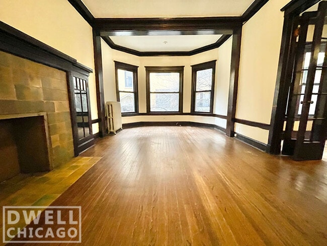 Building Photo - 2436 N Sawyer Ave