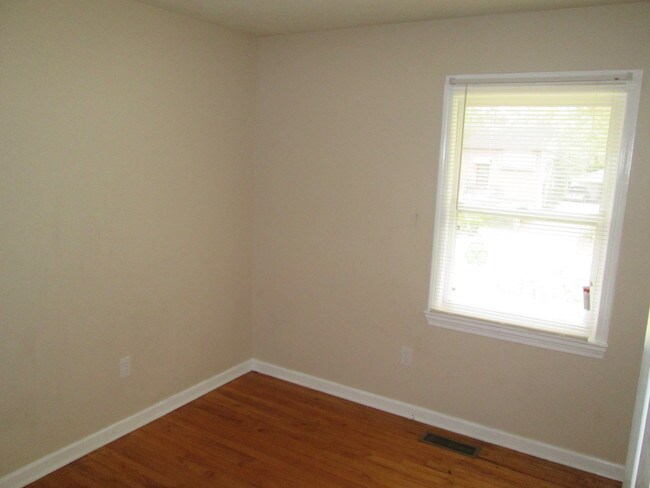 Building Photo - 1617 Apple Valley Dr