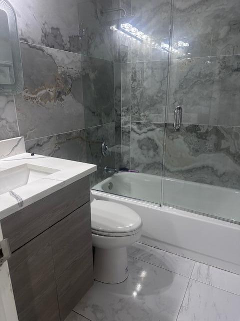 Foto del edificio - 7758 Blairwood Cir N