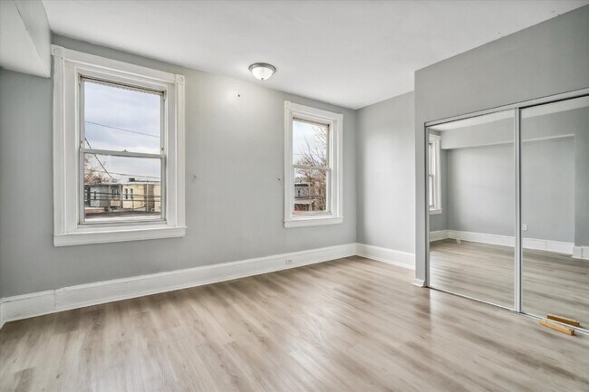 Building Photo - $1350 - Captivating 4 Bedroom and 1.5 Bath...