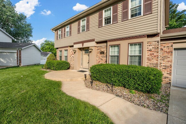 Foto del edificio - Spacious 4-Bed, 3-Bath Family Home
