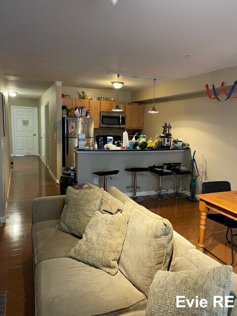 Primary Photo - 51 Chelsea St