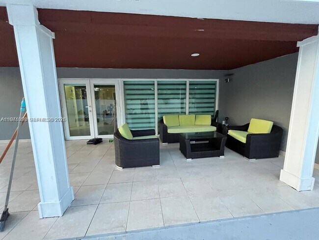 Foto del edificio - 12770 SW 18th St