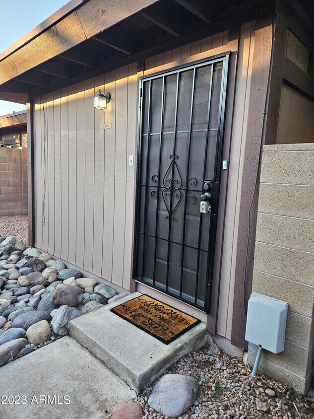 Primary Photo - 834 S Casitas Dr