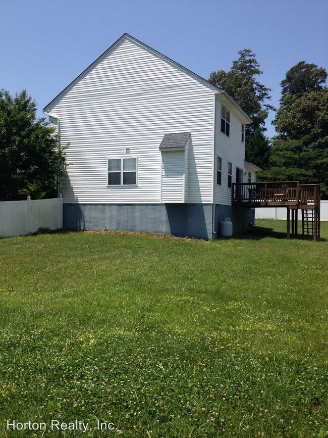 Building Photo - 21011 Willows Dr