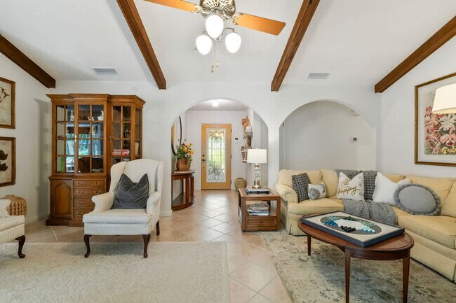 Foto del edificio - 12775 Burning Tree Ln W