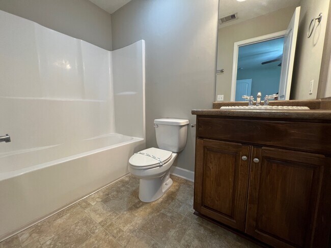 Foto del edificio - 121 Nature Way