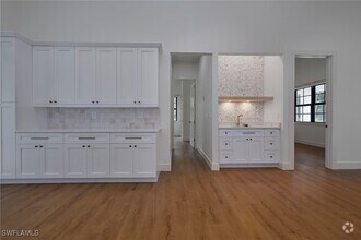 Building Photo - 1373 Shady Ln