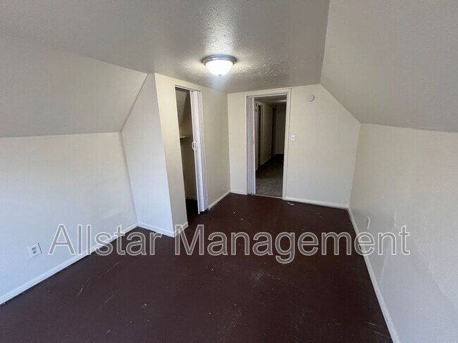 Foto del edificio - 2246 E 86th St