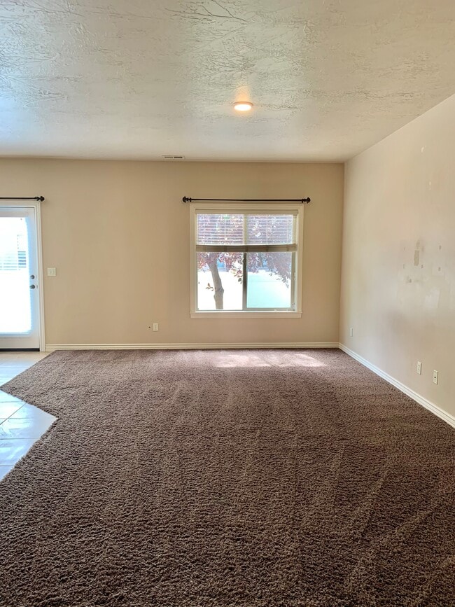 Building Photo - 7186 S 420 E