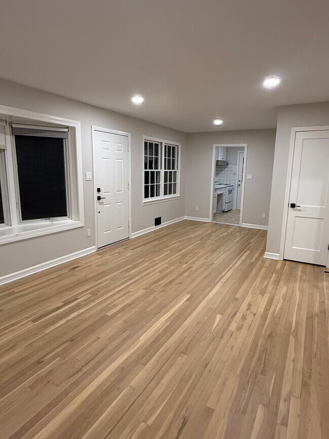 Building Photo - 9809 Montauk Ave