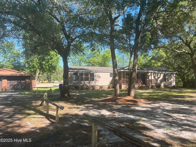 Building Photo - 202 Susans Dr