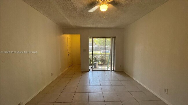 Building Photo - 104 Gardens Dr