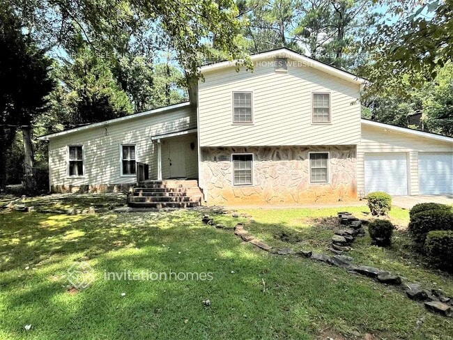 Building Photo - 1386 Larkview Dr SW