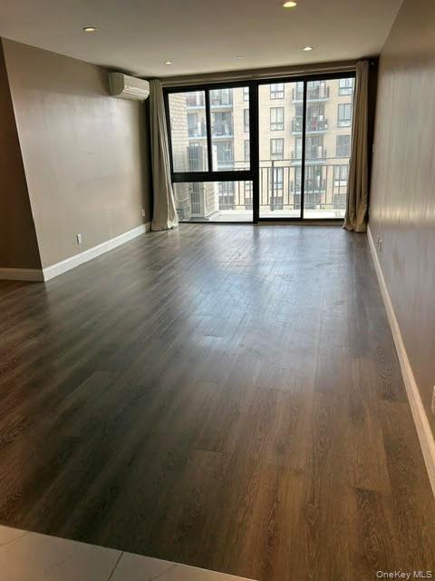Foto del edificio - 45-11 82nd St
