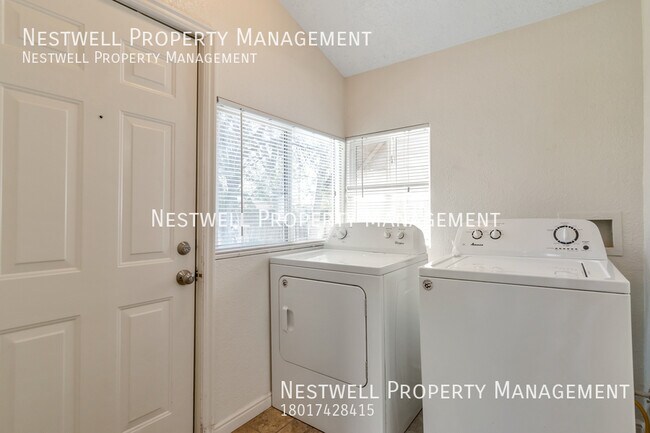 Foto del edificio - Great Historic 1-bed Condo in South Salt Lake