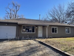 Building Photo - 3510 SW Clare Ave