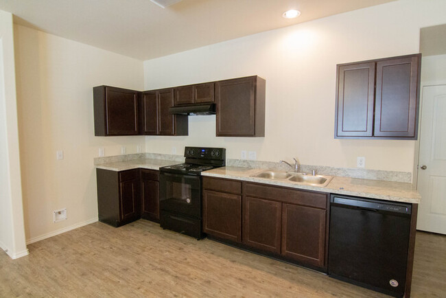 Building Photo - Oakwood Forest - 2113 Oakwood Forest Drive...