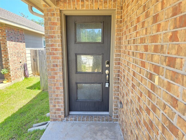Foto del edificio - 221 Harper Ridge Dr