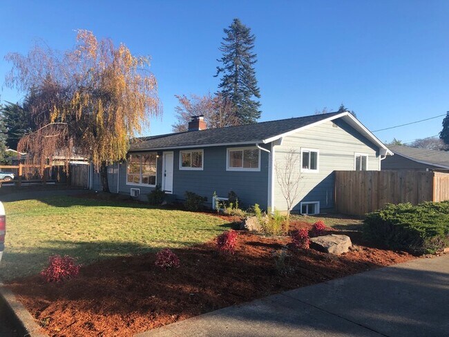 Building Photo - BEAUTIFUL UPDATED FOUR BEDROOM NEAR DOWNTOWN