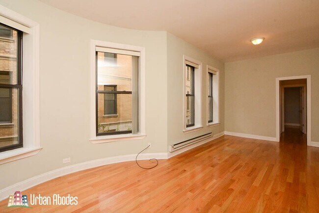 Building Photo - 1215 N Dearborn St