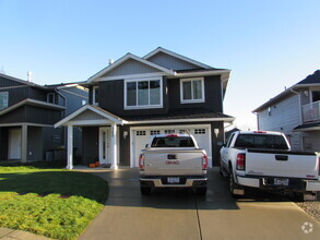 Building Photo - 560 Marisa St