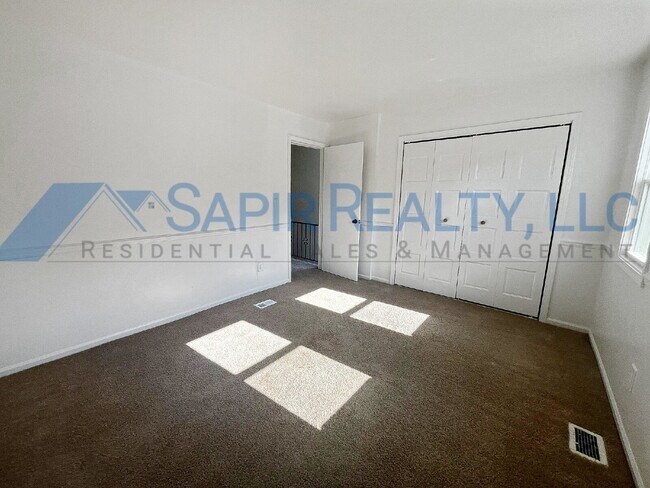 Foto del edificio - 2734 Penwood Pl