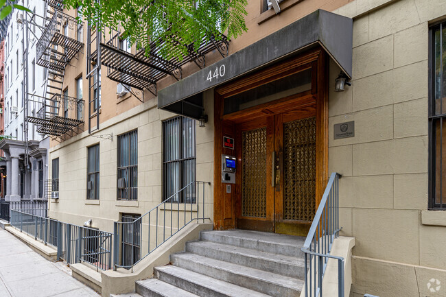 Entrance - 440 W 47th St