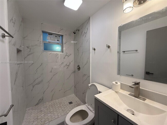 Foto del edificio - 1700 SW 10th St