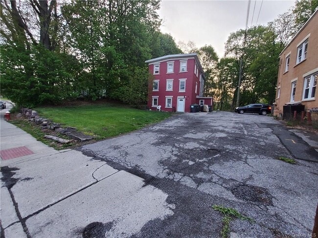 Building Photo - 33 Smith Clove Rd