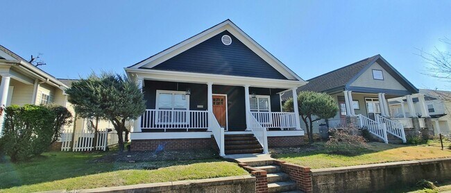 Building Photo - Fantastic Southside Rental!