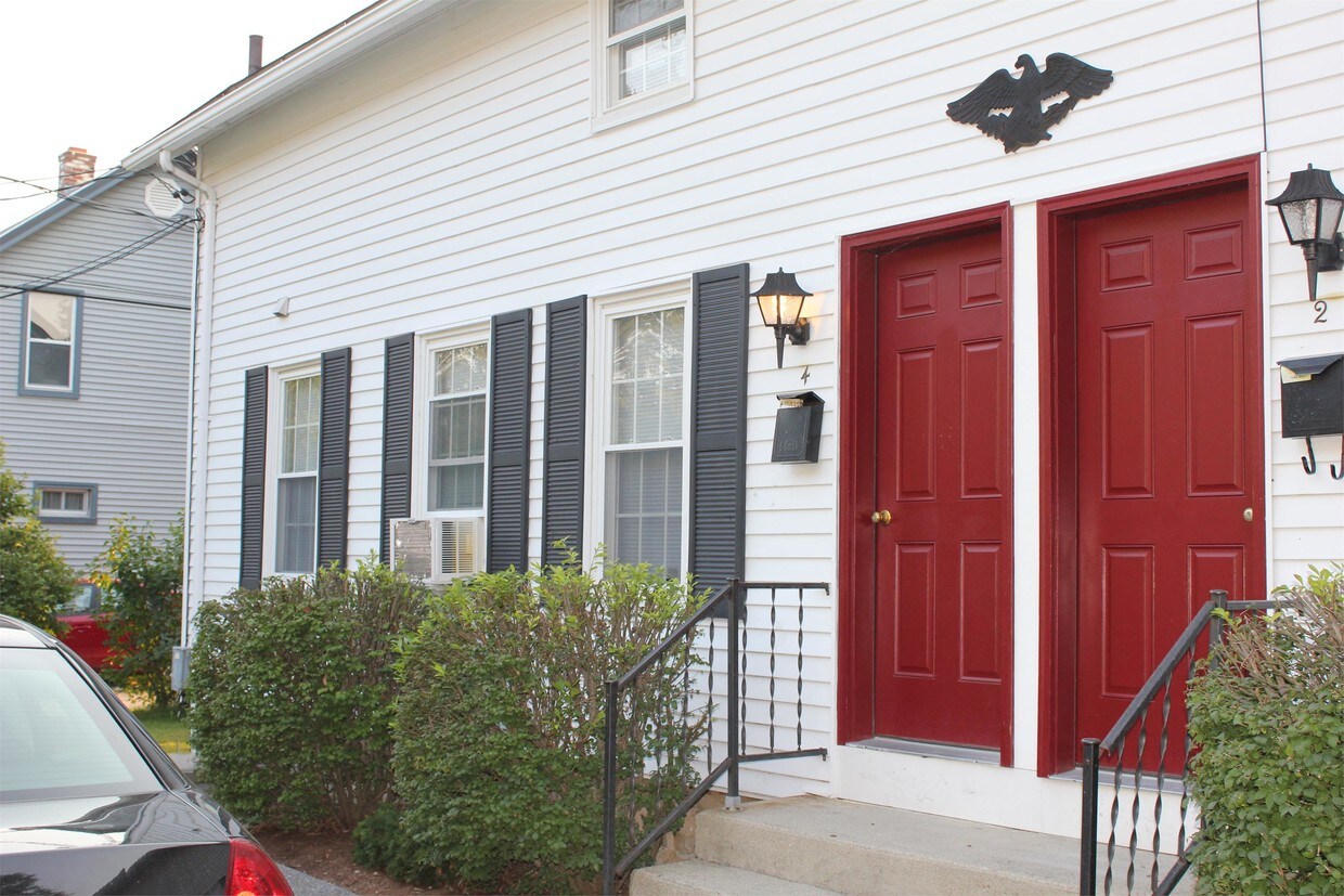 Primary Photo - 4 Vosler Dr