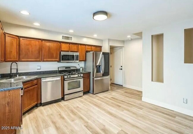 Foto del edificio - 7853 N 21st Ave