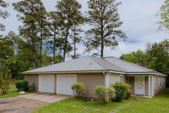 Building Photo - 103 Caribbean Villas Dr