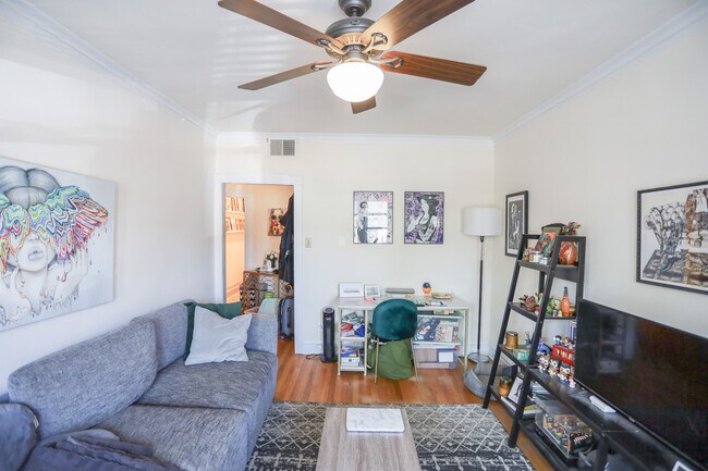 Foto del edificio - 4621 N Rockwell St