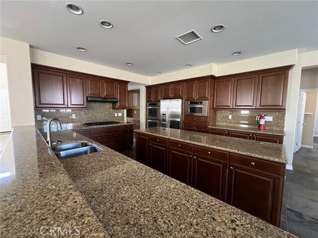 Foto del edificio - 14538 Eagle River Rd